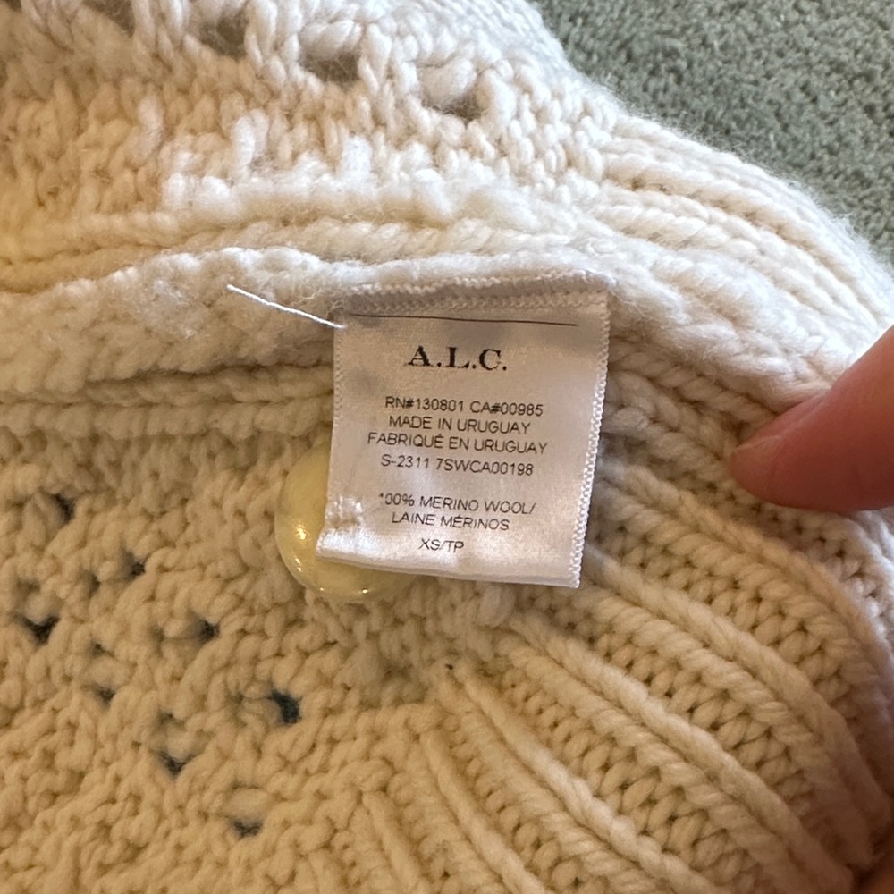 A.L.C. Cream Chunky Cable Knit 100% Merino Wool Cardigan Size XS - Picture 7 of 10